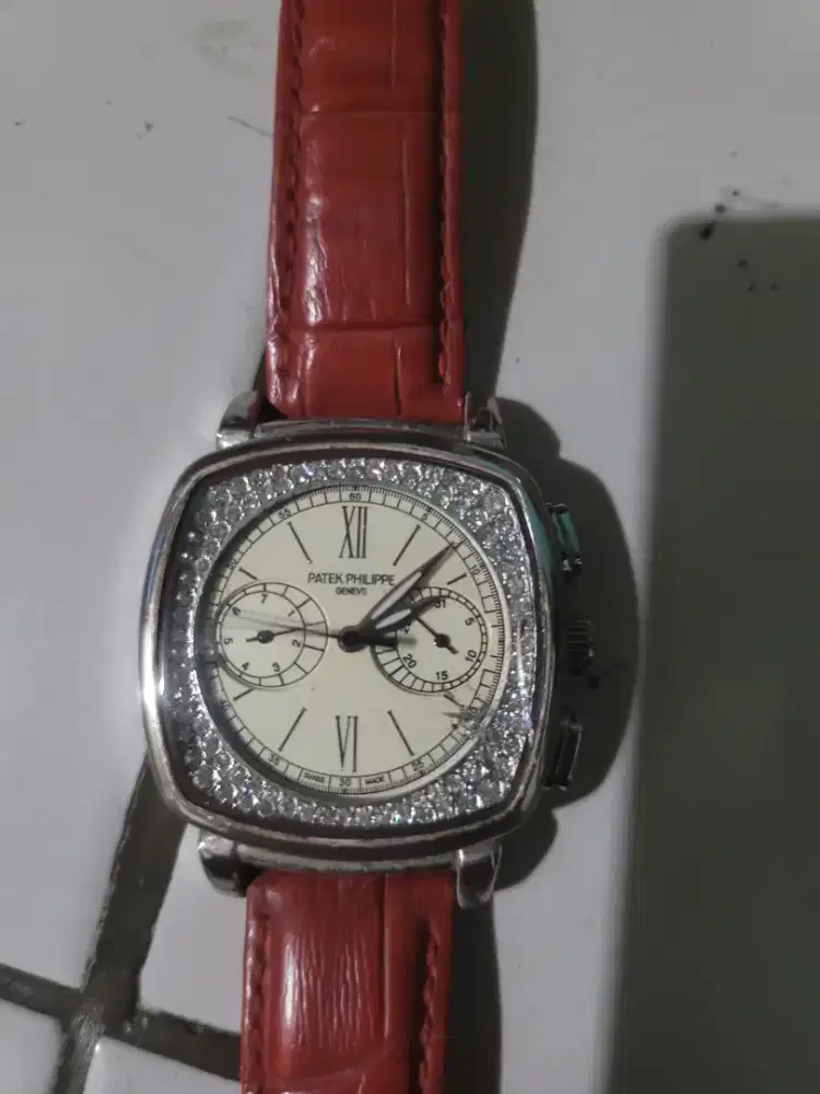 Borongin jam tangan 3pcs merk hublot patek philippe dan casio