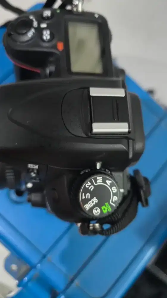 Nikon d7000 plus lensa 18-55mm