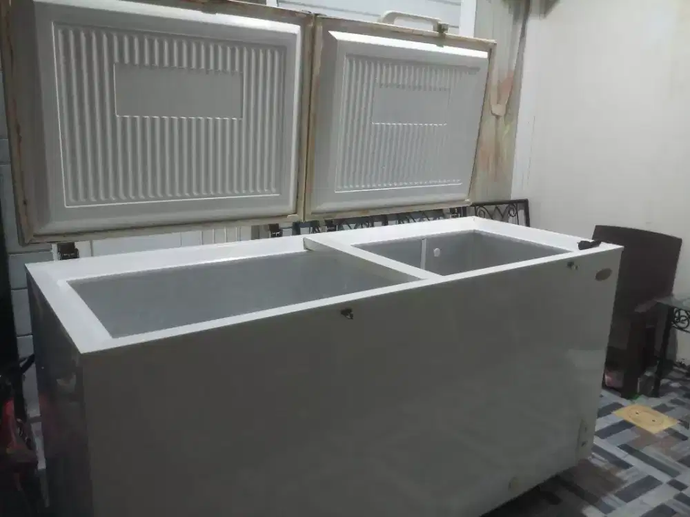 Di jual Frezer Sansio