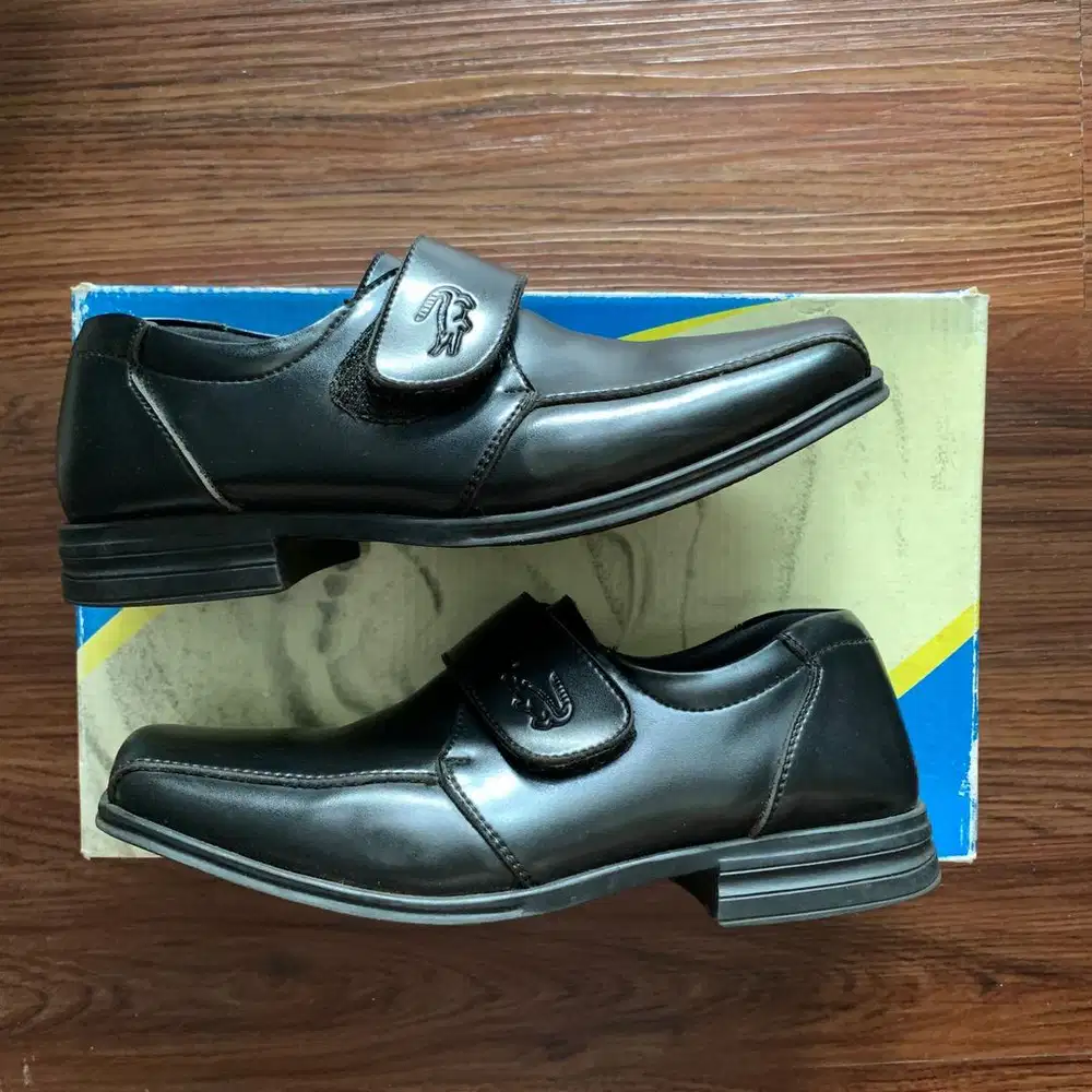 Sepatu Crocodile Pantofel Anak Original - Size 33 - Kondisi Bagus!
