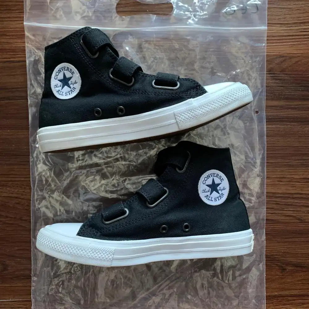 Sepatu Converse Chuck Taylor Black Original – Size EUR 34 – Mulus!