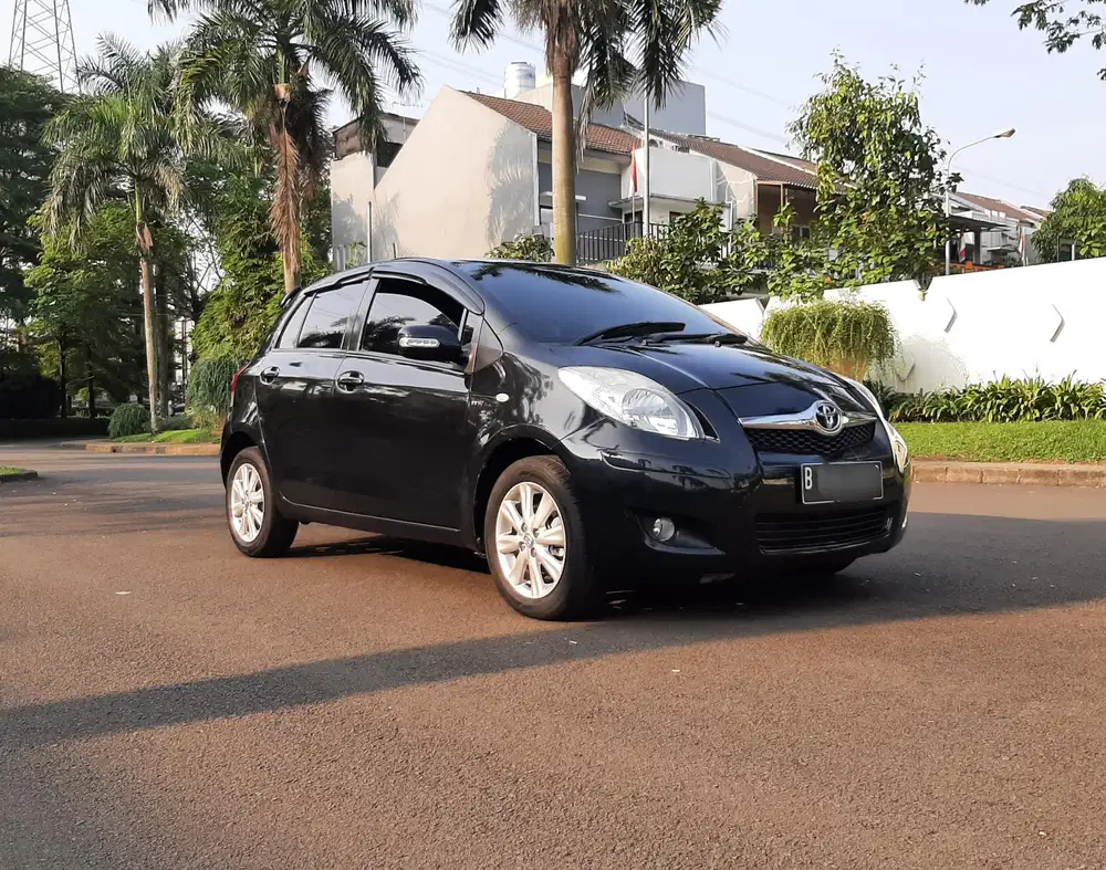 Toyota Yaris E mt 2011