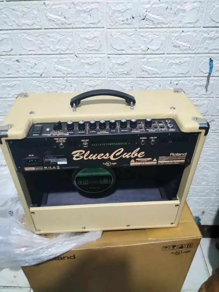 Ampli Gitar Roland blues cube