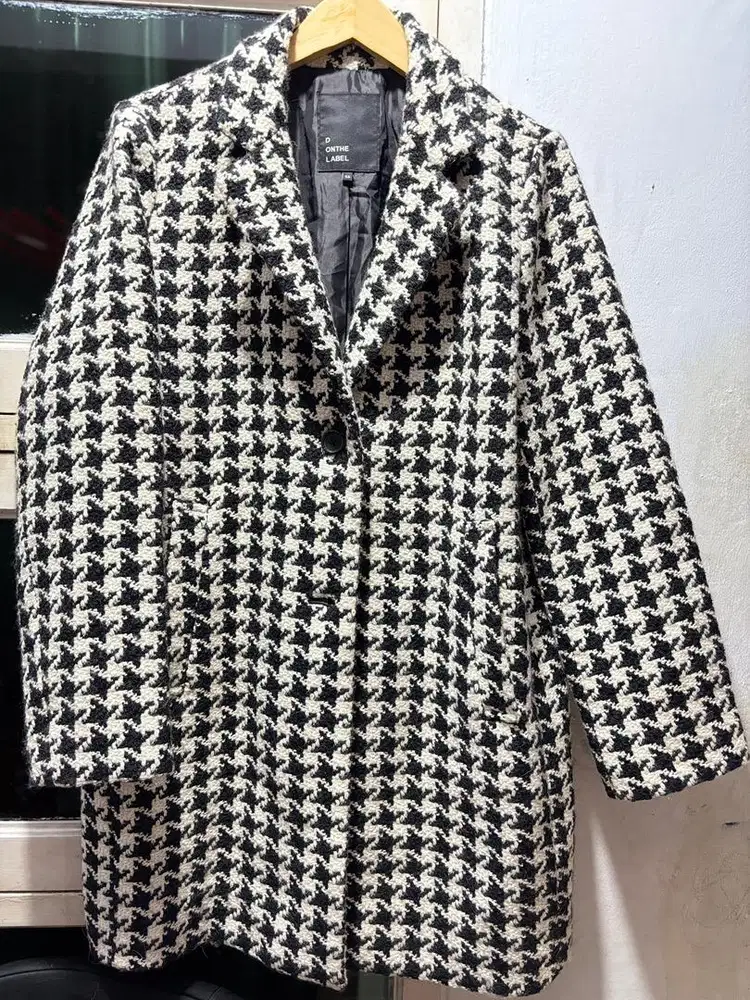 Jual preloved Long Outer merk D Onthe Label (Original)