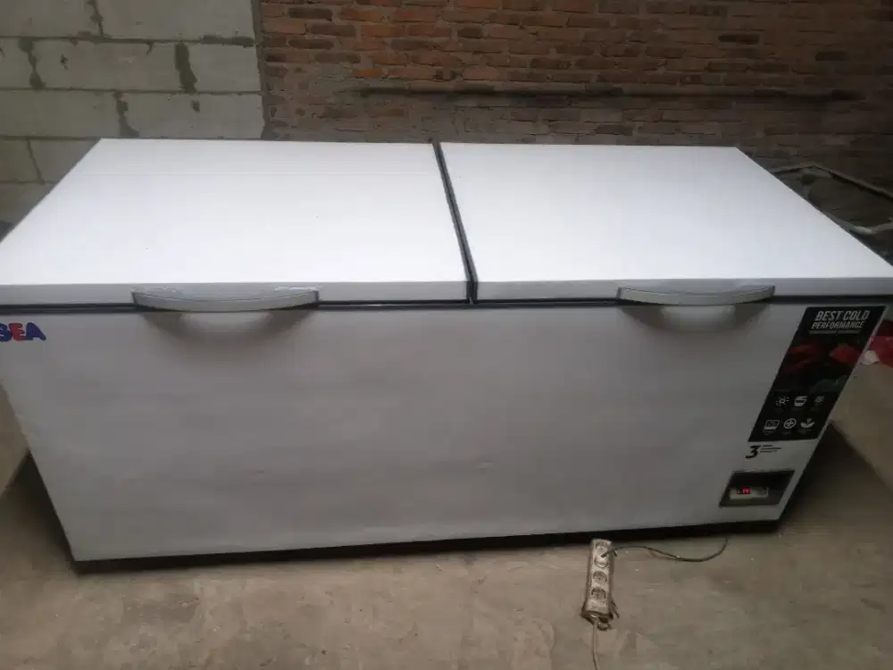 Ijin berniaga,!jual frizzr box merek Gea