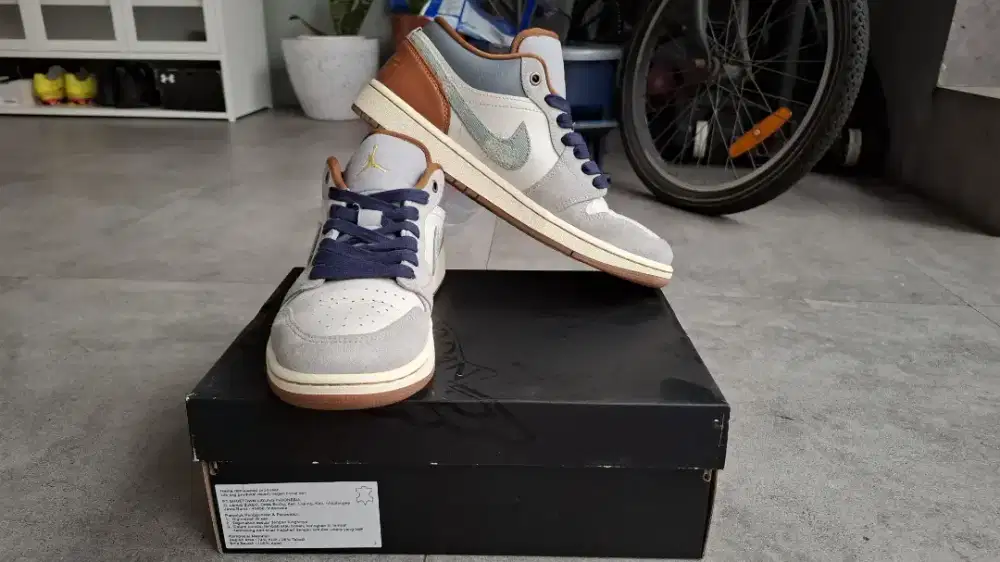 Sepatu nike air jordan 1 low SE phantom star blue original 100%