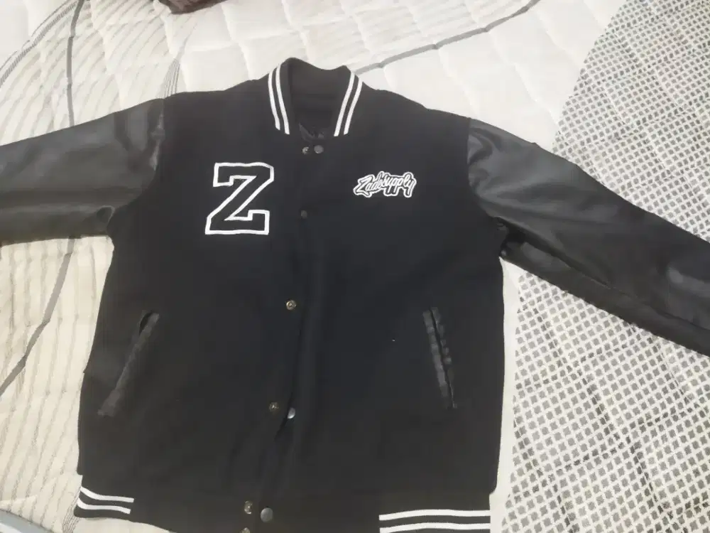 Jaket Varsity best
