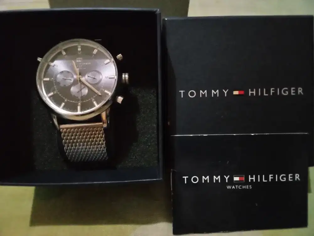 Tommy Hilfiger multi fungsi men's  watch tipe Harrison 1790877