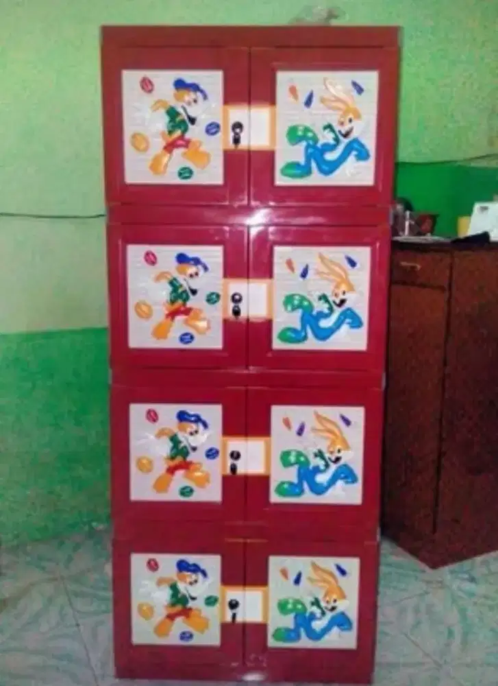 Lemari Plastik 8 Pintu Full Kunci Club