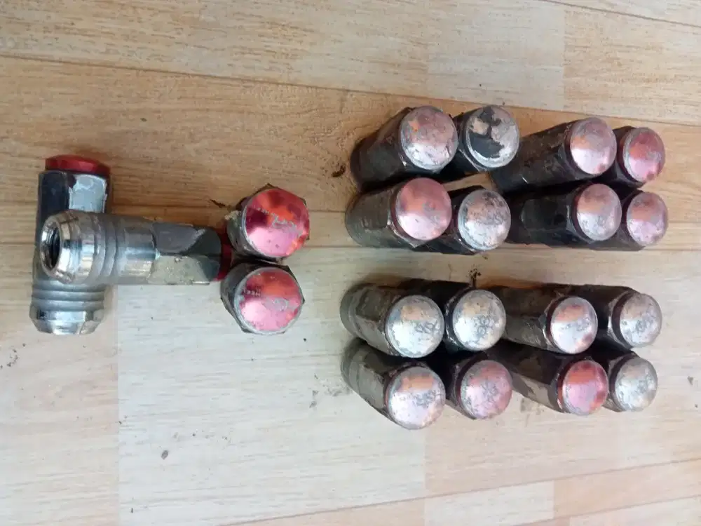 Baut Velg Racing bekas pakai di calya