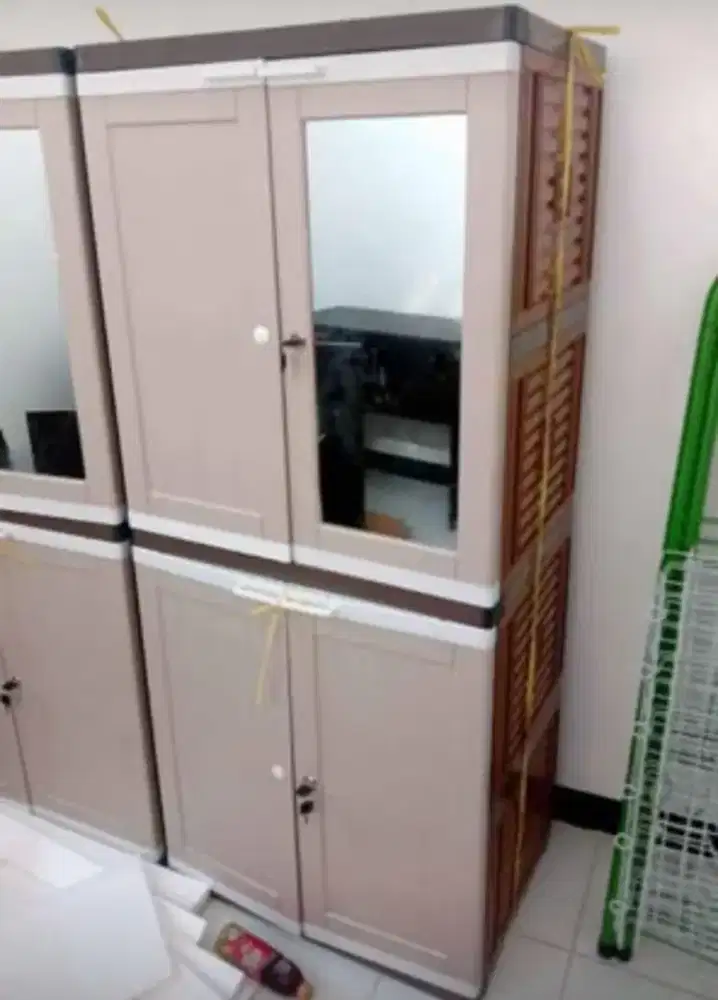 Lemari Plastik Club Grand Venezia