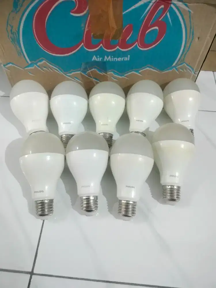 Lampu Philips LED 14,5 watt rekondisi