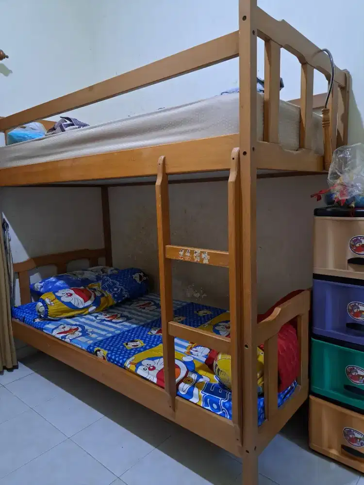 Dipan susun kayu pinus bagus