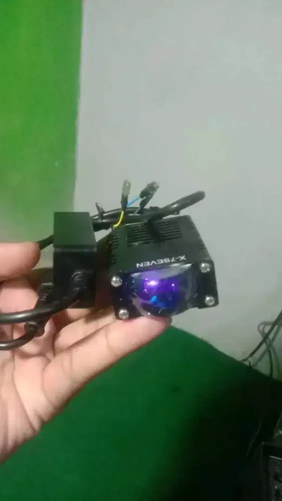 Lampu sorot X-7 seven