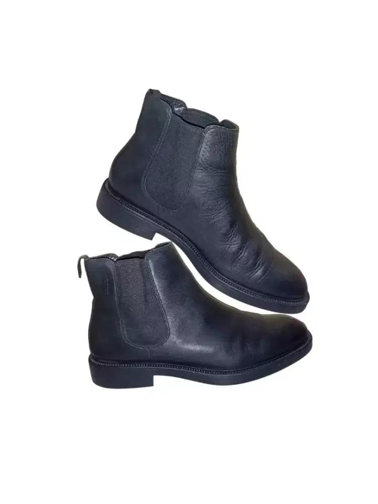 Sepatu Boots kulit prelov branded Vagabond Original size 44
Shoemakers