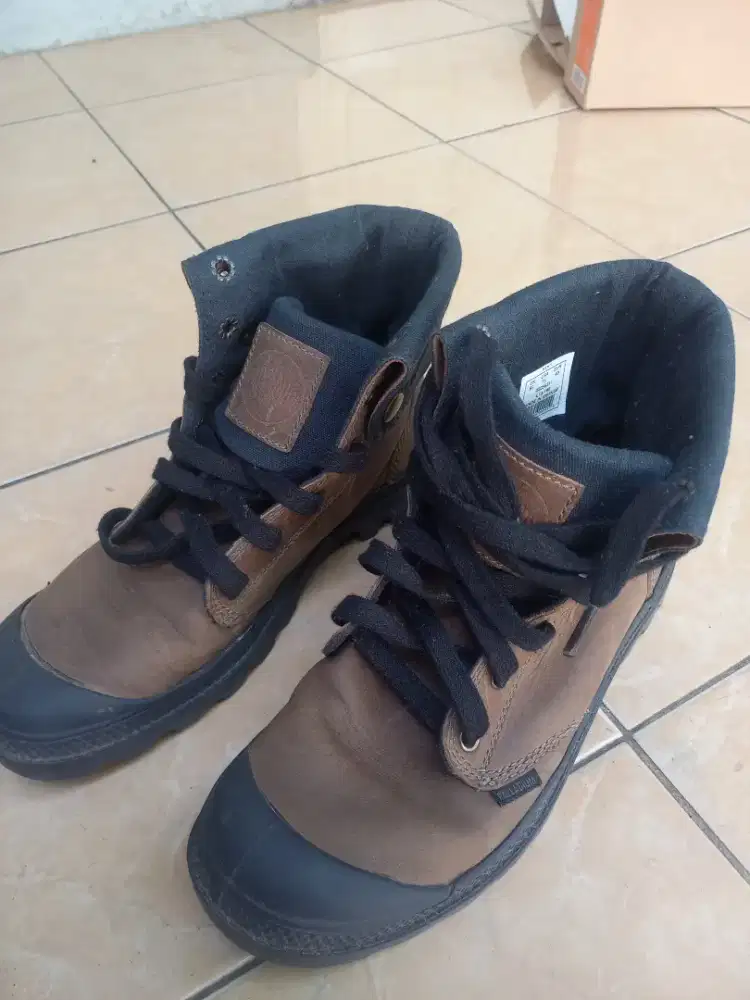 SEPATU PALLADIUM BOOTS