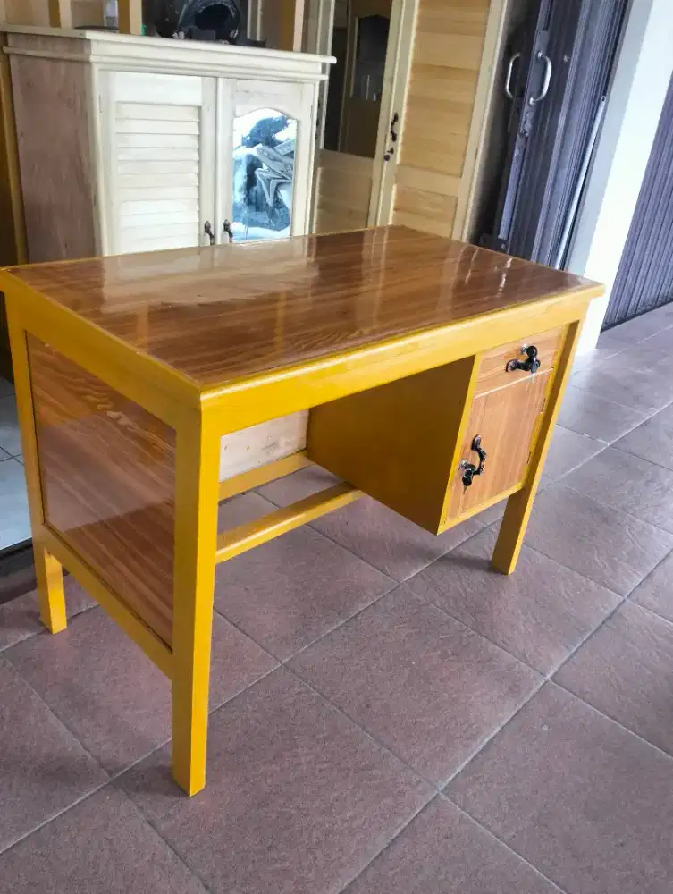 Ready meja kerja ukuran 60x103cm tinggi 75 cm