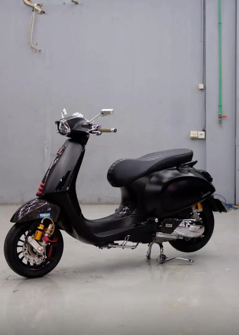 Vespa sprint notte full modif