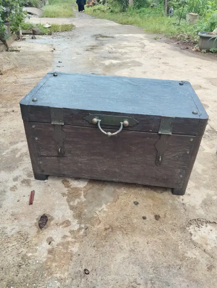 Antik Antique Design Peti Kayu Ulin Langka Handmade Sangat Tebal