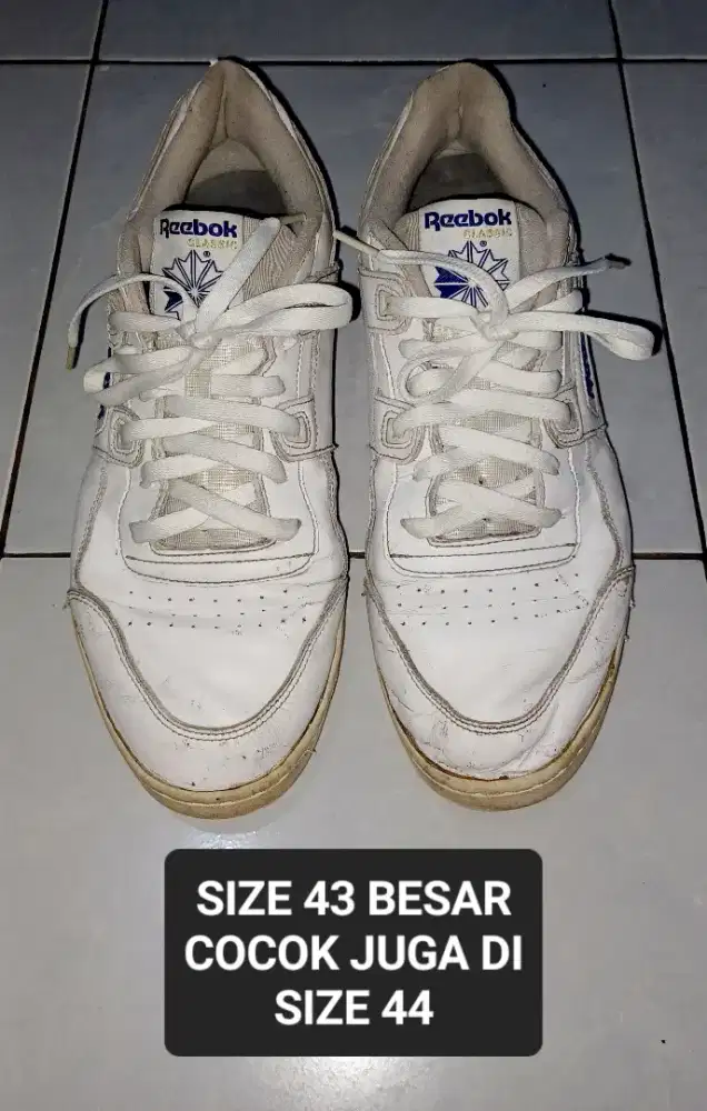 SEPATU REEBOK SIZE 43