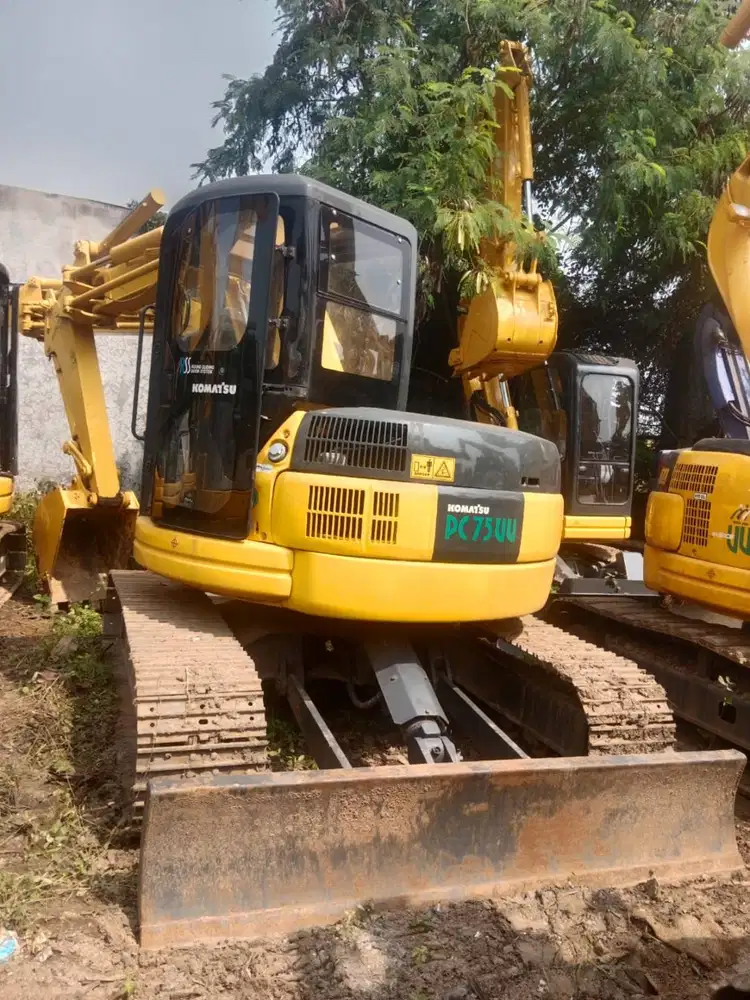 Dijual Excavator Komatsu PC75UU-2 ex Import tahun 2023