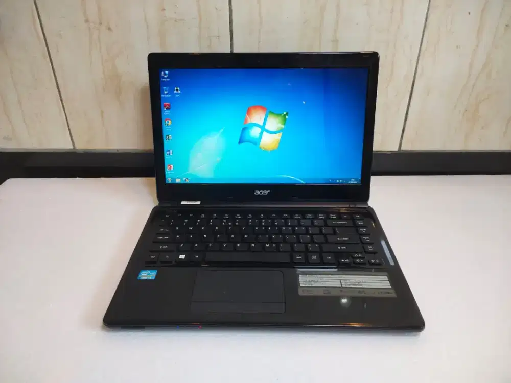 A542 Acer E1 470 core i3-3217U seri slim Ram 10GB