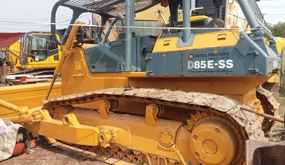 Dijual Bulldozer Komatsu D85ESS-2 Tahun 2012