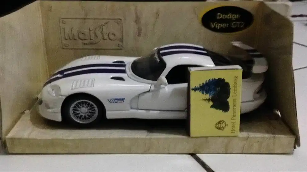Dijual Maisto Die-Cast Metal 1:24 Dodge Viper Gt2 Special Edition