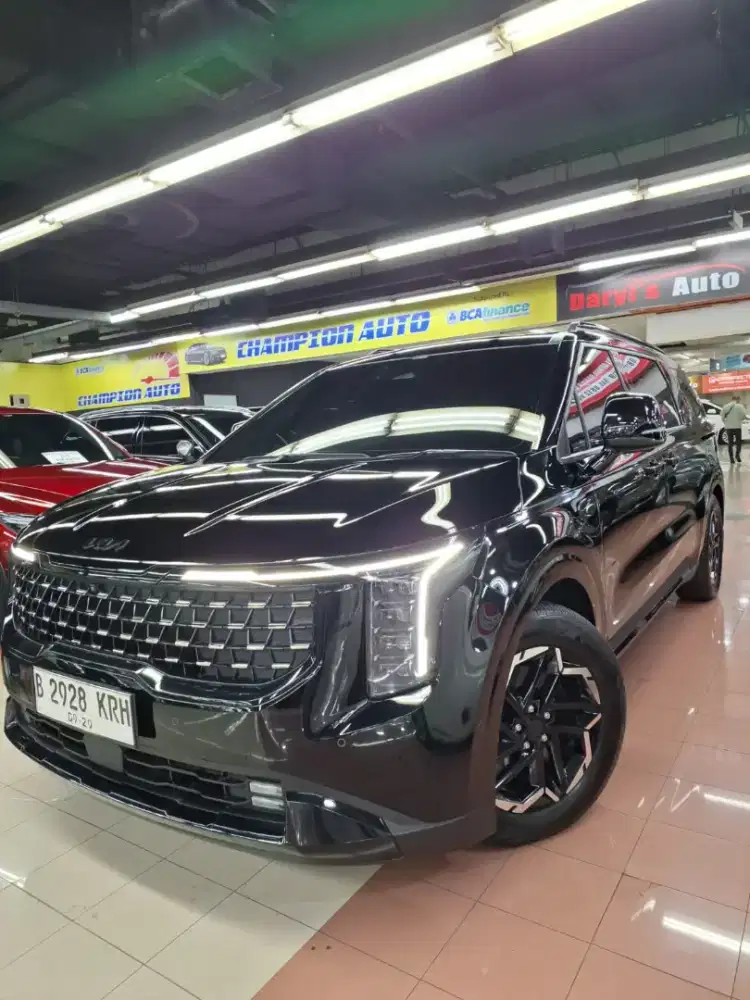 KM 5 rb Carnival premiere 11 seats 2024 seperti baru!