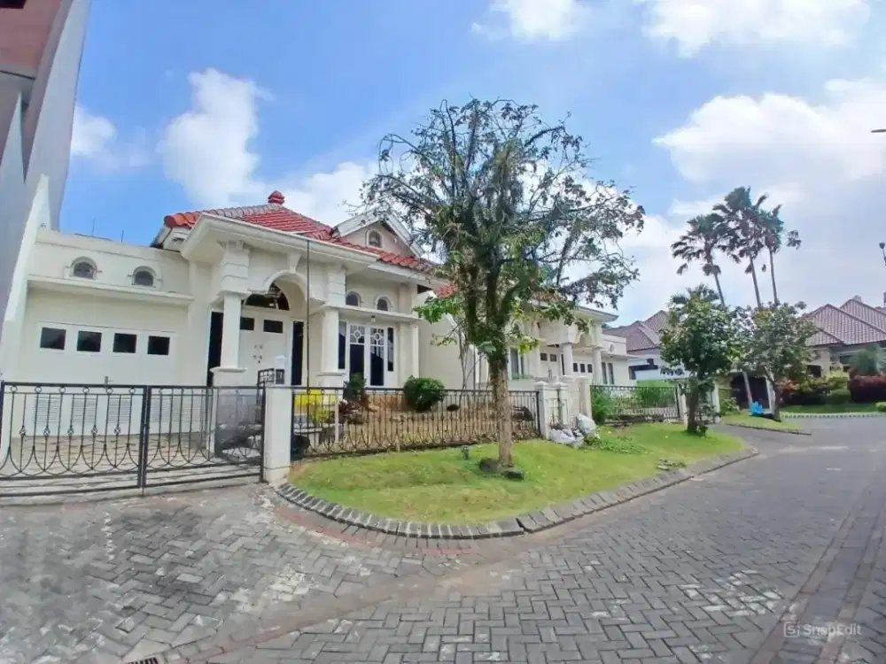 Rumah Bagus Lokasi Premium di Perumahan Istana Dieng Malang