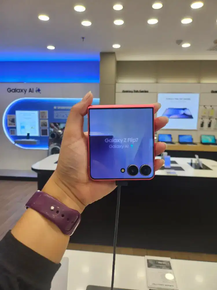 Samsung Galaxy ZFlip 7 Free Fit3 Adaptor dan Speaker