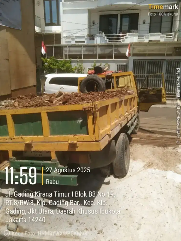 Urugan material puing dan buang puing