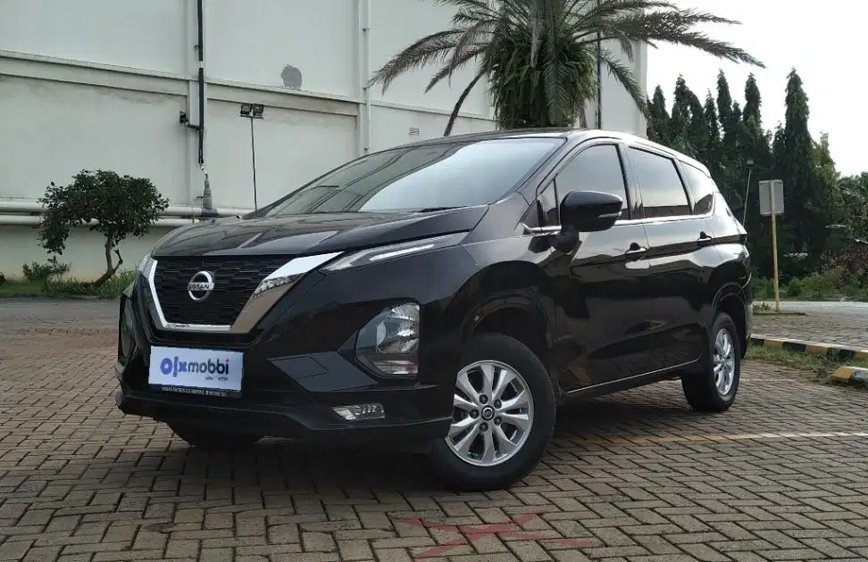 Nissan Livina  1.5 EL Bensin-MT 2019 Hitam
