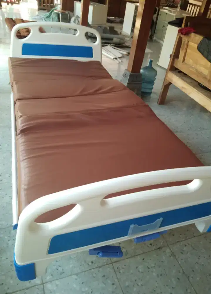 Bed Pasien Sella 2 Crank