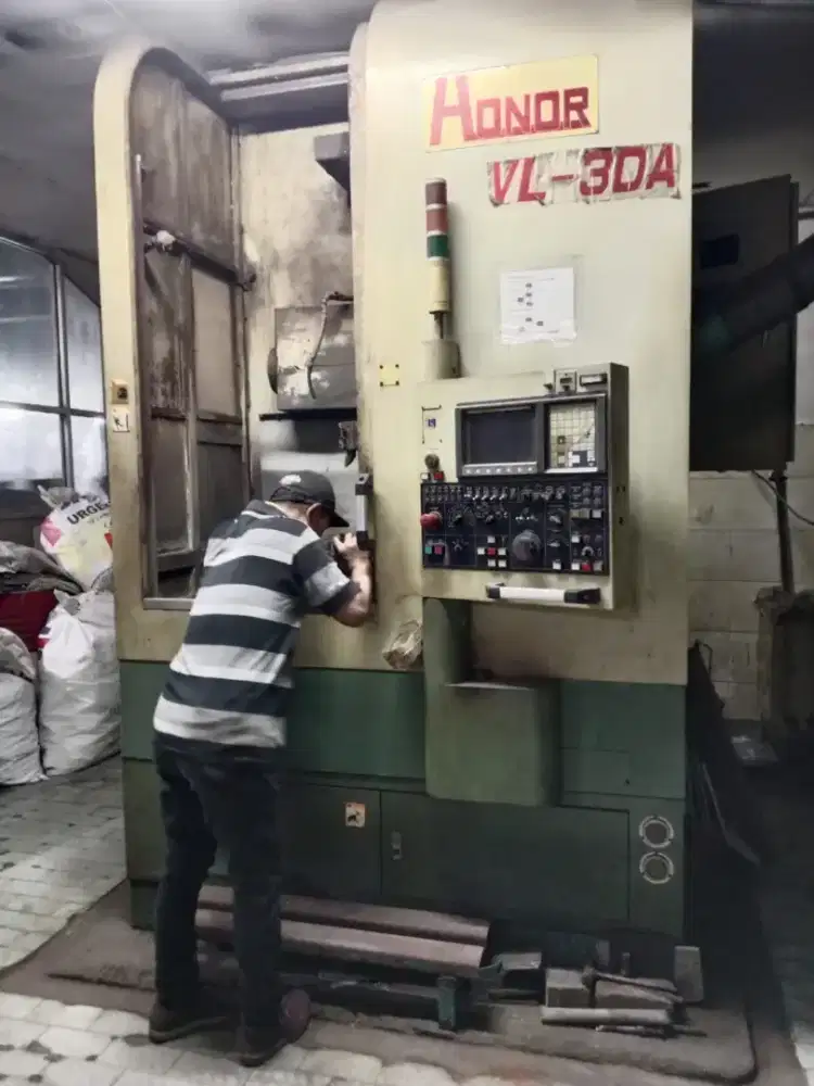 Jual mesin CNC bubut lathe vertikal