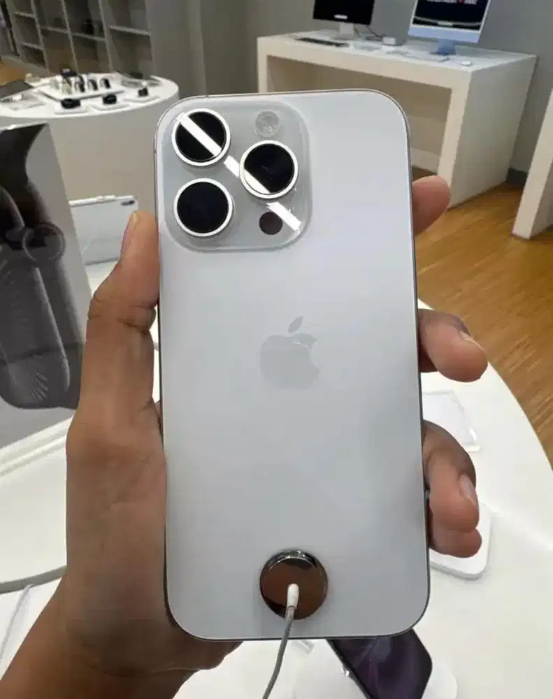 Iphone 16 Pro 512gb. Resmi. Bisa cicilan tanpa CC. Ibox paragon mall