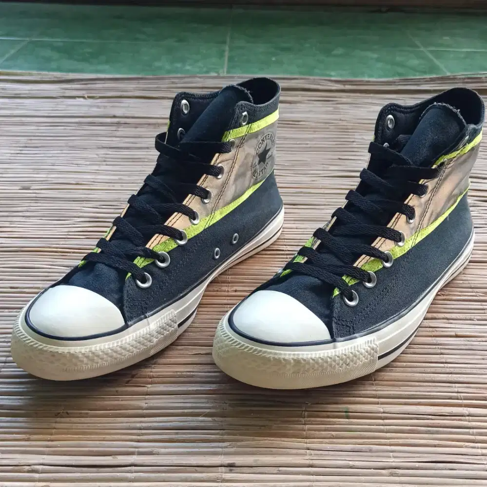 Converse Bisa Menyala size 44