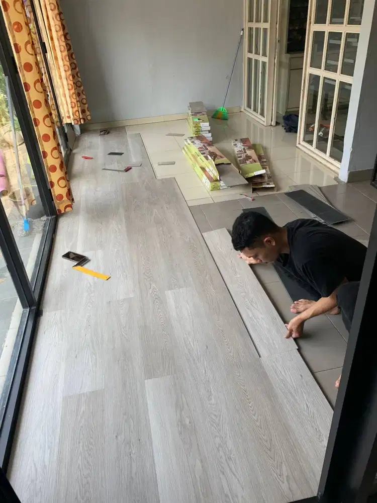 Lantai SPC Murah Berkualitas Motif Kayu