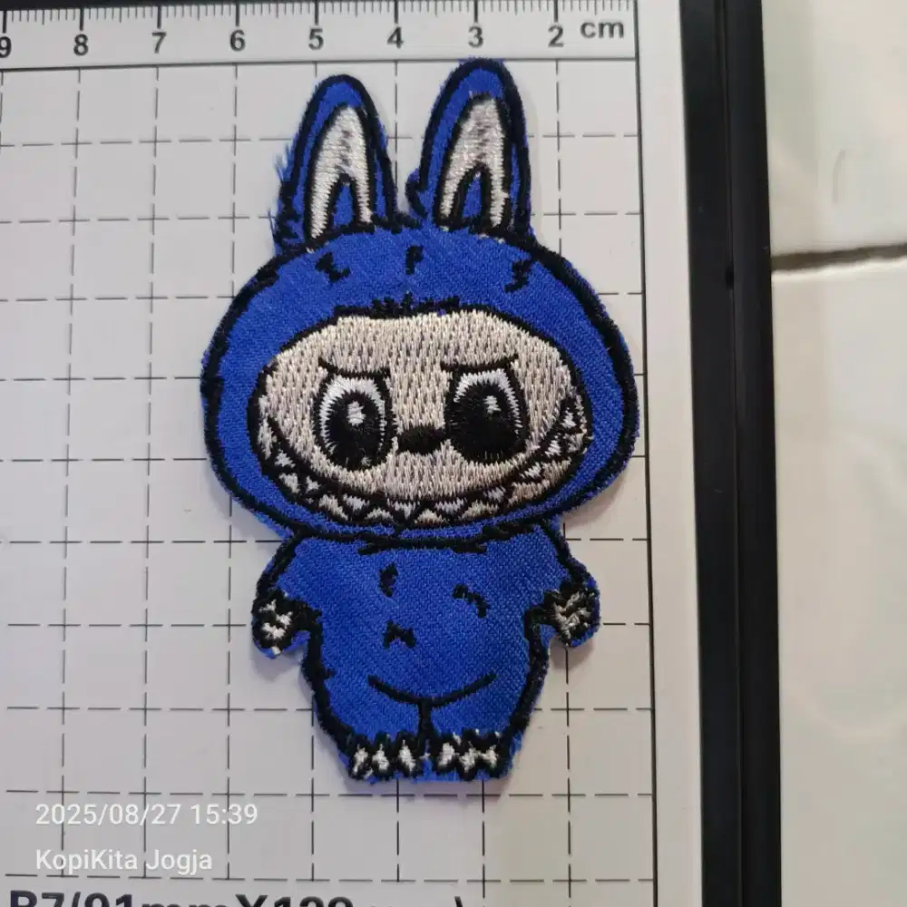 emblem patch bordir labubu biru