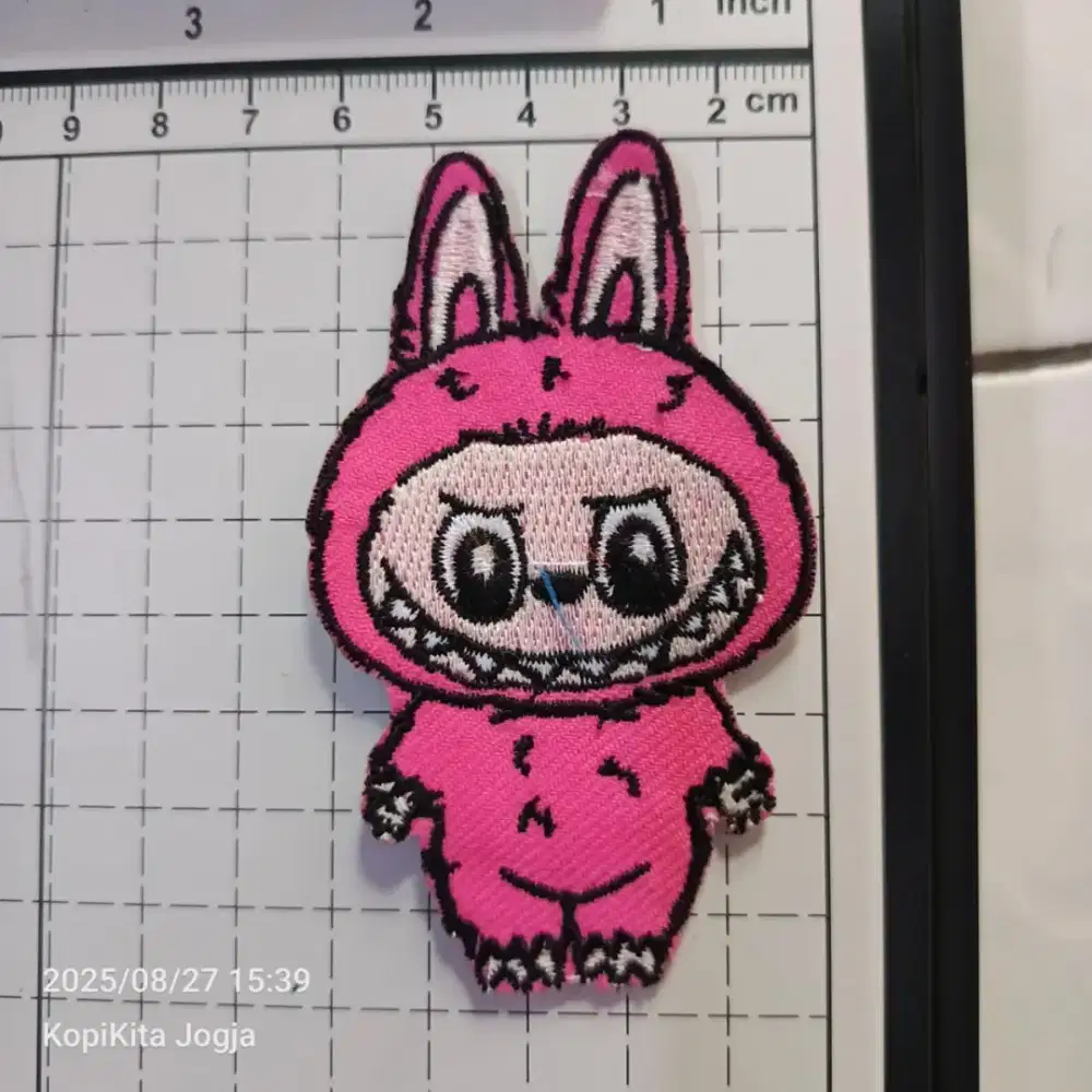 Emblem patch bordir labubu pink
