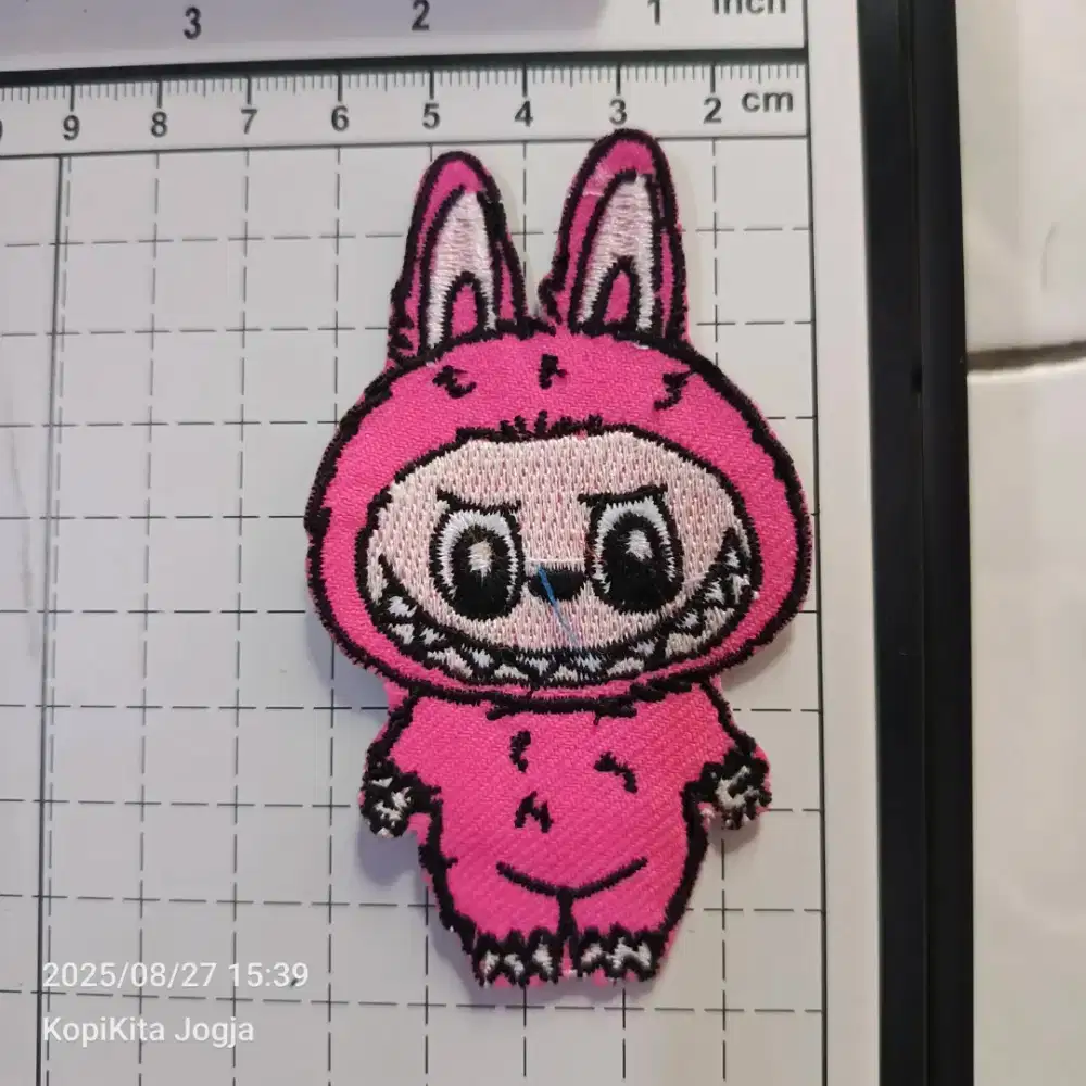 emblem patch bordir labubu pink