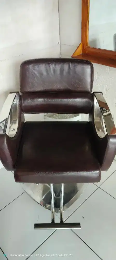 Kursi pangkas rambut hidrolik