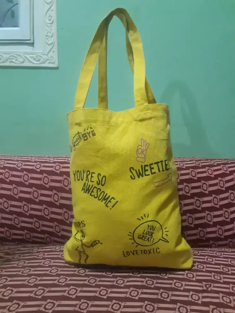 Tote bag unisex canvas yellow grafiti preloved tjap karoeng