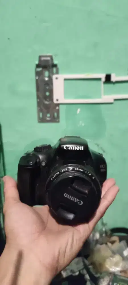 Kamera DSLR Canon 1100D + kelengkapan