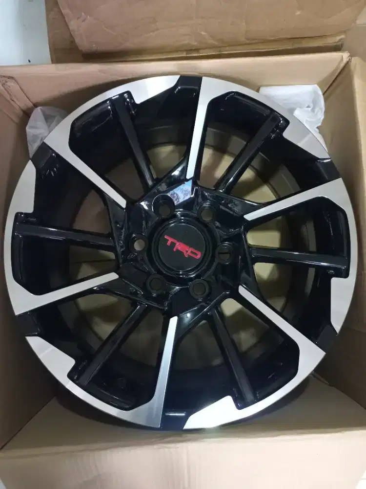 Velg Fortuner TRD Ring 18