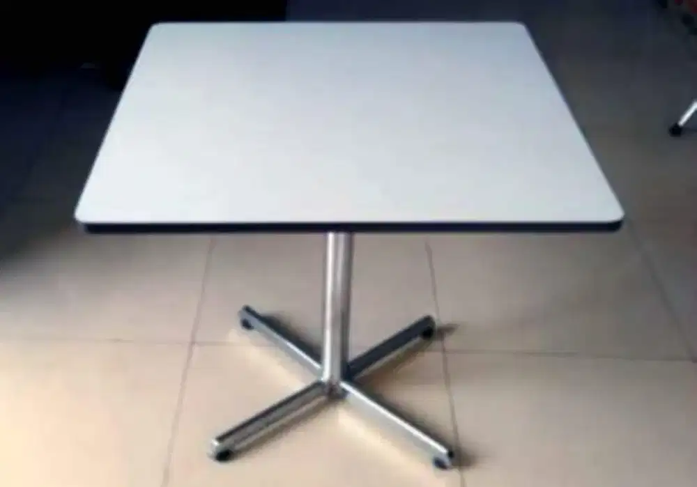 Meja Cafe Kaki Cakar Chrome New Star CT 401