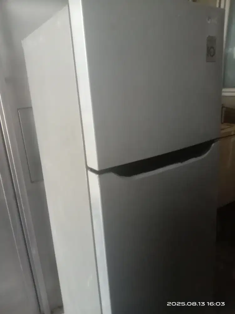 Kulkas 2 pintu merk LG