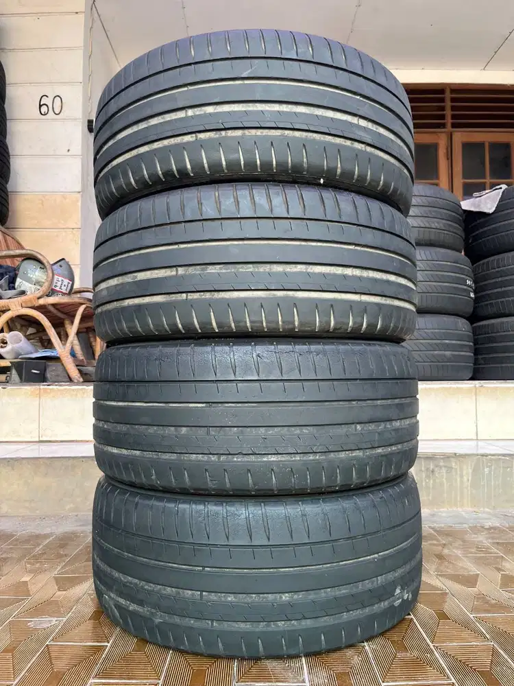 Ban Michelin Pilot Sport 4 235 45 r18 2Pcs