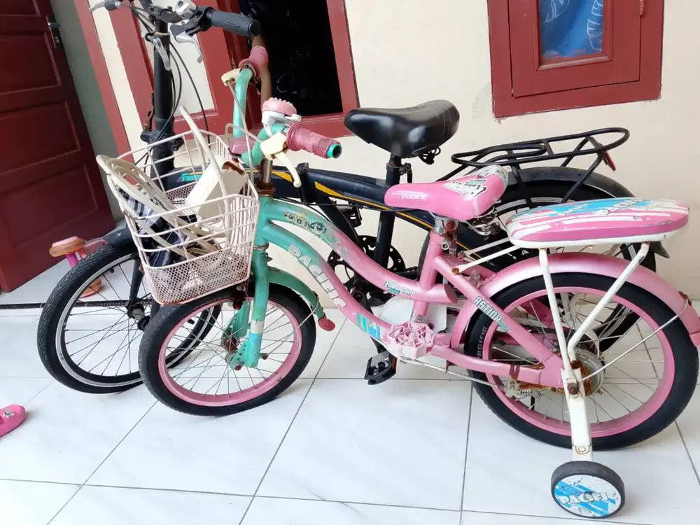 Sepeda lipat dan anak