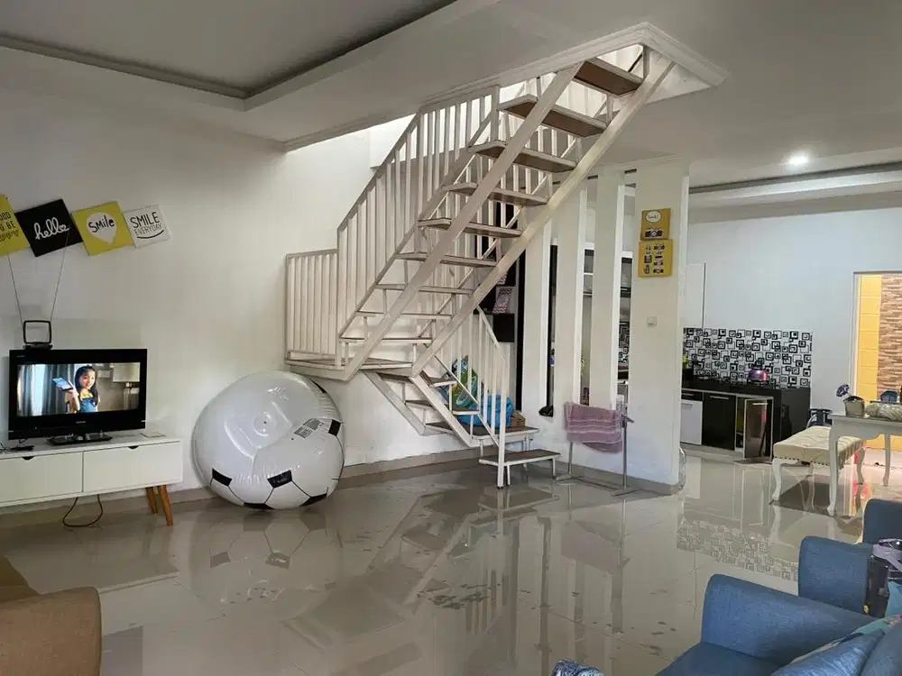 Rumah minimalis posisi pojok aman tenang